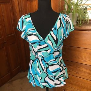 Violet & Claire Top With Flutter Sleeves Sz M